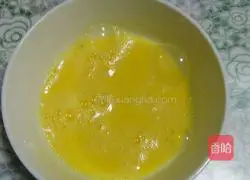 Illustration of how to make egg twists 2