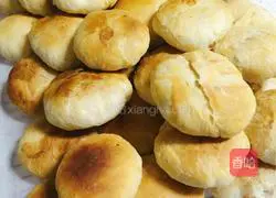 Illustration of how to make mustard vegetable and fresh meat mooncakes 9