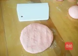 Illustration of how to make Sakura bean paste buns 8