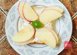 Illustration of how to make apple yogurt toast 4