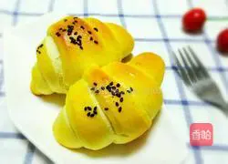 Illustration of how to make meat floss bread 19