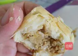 Illustration of how to make Su-style fresh meat and pickled mustard mooncakes 11