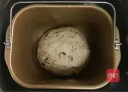 Illustration of how to make oatmeal and honey soft European buns 6