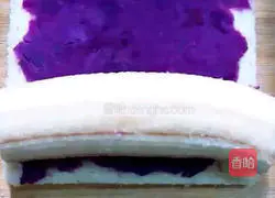 Illustration of how to make purple sweet potato and banana toast rolls 5