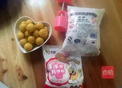 Illustration of how to make snow-skin mooncakes with custard filling 1