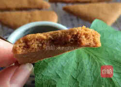 Illustration of how to make caramel graham crackers 10