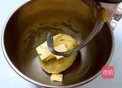 Illustration of how to make corn meal bags 3