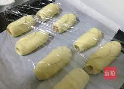 Sausage Bread Recipe Illustration 9