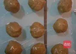 Illustration of how to make white lotus paste and egg yolk mooncakes 6