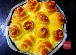 Illustration of how to make rose bread for romantic feelings 9