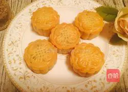 Cantonese egg yolk mooncake recipe illustration 15