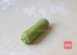 Illustration of how to make spinach sausage buns 10