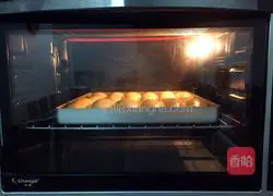 Illustration of how to make milk-flavored steamed buns 15