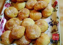 Illustration of making icing cream cookies 7