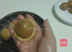 Lotus Paste and Egg Yolk Mooncake Recipe Illustration 10