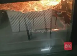 Illustration of how to make light butter toast 10