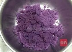 Illustration of how to make purple sweet potato and rose bean paste mooncakes 5