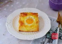 Illustration of how to make egg cheese toast 15