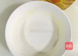 Illustration of how to make peach biscuits 7