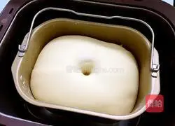 Illustration of how to make milk-flavored steamed buns 6