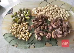 Illustration of how to make five-nut mooncake filling 2