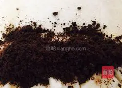 Illustration of how to make banana toast rolls 8