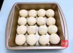 Illustration of how to make light butter bread 9