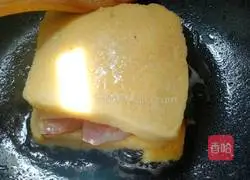 Illustration of how to make egg toast 4
