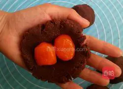 Illustration of how to make bean paste and double yolk mooncakes 8