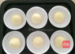 Illustration of how to make Raisin and Coconut Soaked Bread 4