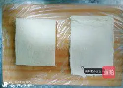 Illustration of how to make toast rolls 3