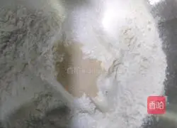 Illustration of how to make dragon fruit and rose buns 3