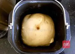 Jenny’s Christmas Wreath Bread Recipe Illustration 7