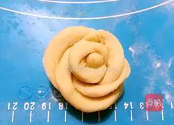 Rose bread recipe illustration 16