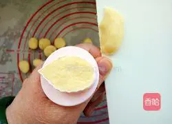 Illustration of how to make leaf cookies 9