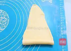 Illustration of how to make croissants 11