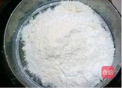 Illustration of how to make biscuits made of light cream separated from oil and water 2