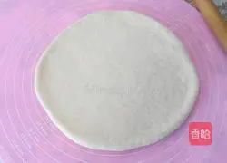 Illustration of how to make hand-shredded condensed milk bread 6