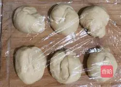 Here comes the super delicious red bean paste bread tutorial.‼ ️Illustration of how to do it 9