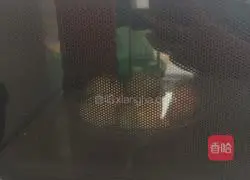 Illustration of how to make crispy meat pie (Suzhou-style fresh meat mooncake) 7