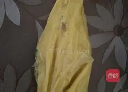 Illustration of how to make egg yolk biscuits 6