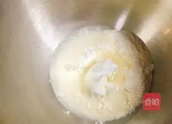 Illustration of how to make fresh meat mooncakes 2