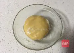 Illustration of how to make chestnut stuffed mooncakes 4