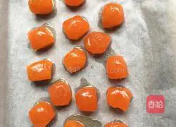 Illustration of how to make bean paste and egg yolk mooncakes 3