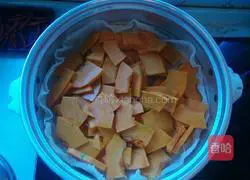 Illustration of how to make pumpkin sandwich cookies 4