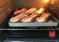 Illustration of how to make meat floss and blueberry bread 17