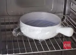 Rose stuffed ice Illustration of how to make leather mooncakes 11