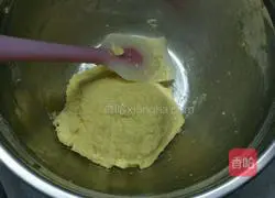 Illustration of how to make shredded coconut cookies 7