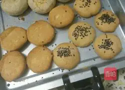 Illustration of how to make egg crisp biscuits 5