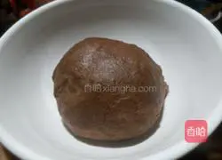 Illustration of how to make two-color bean paste toast 5